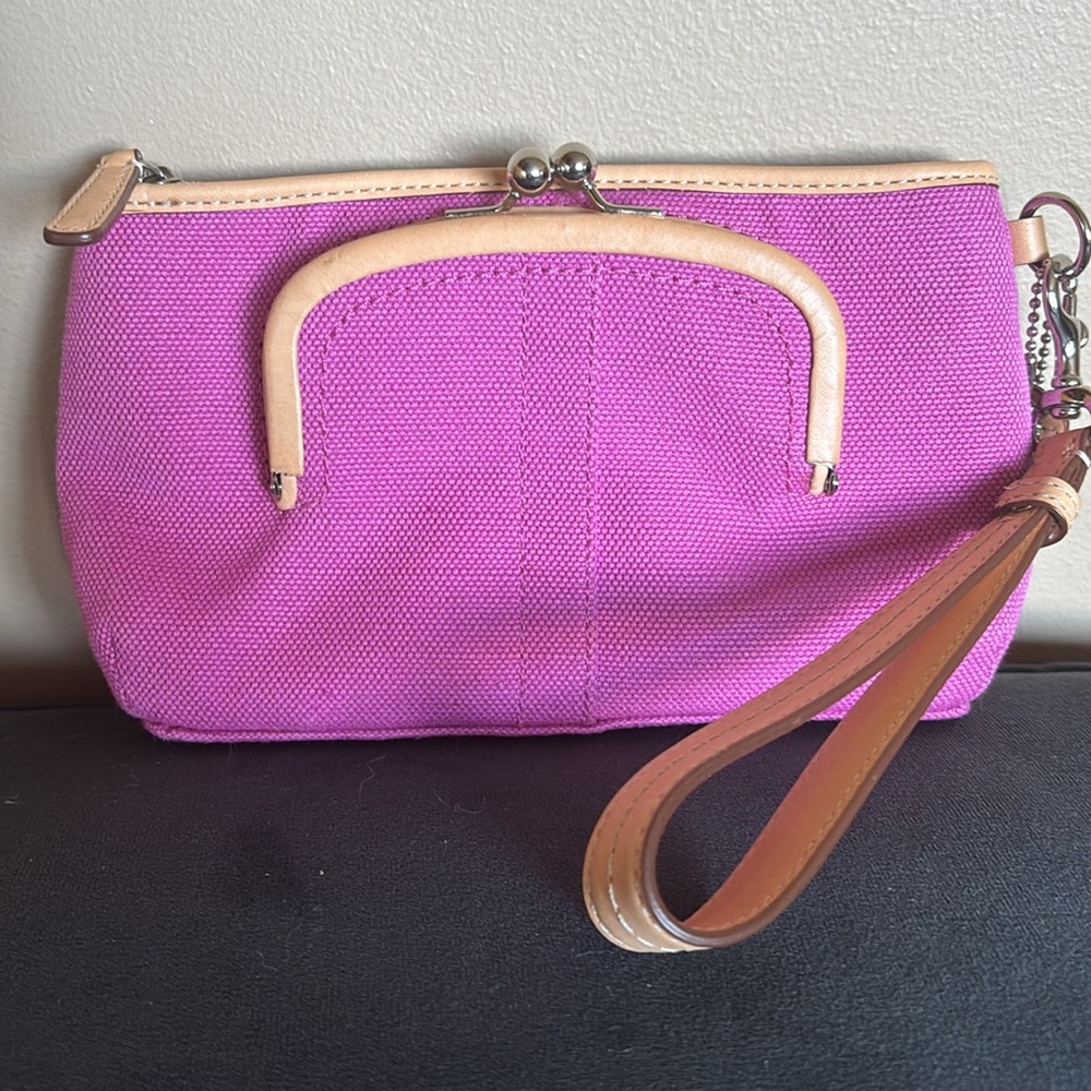 Coach rare Special Edition 10th Anniversary’s Hampton Canvas Wristlet wallet - Picture 3 of 7
